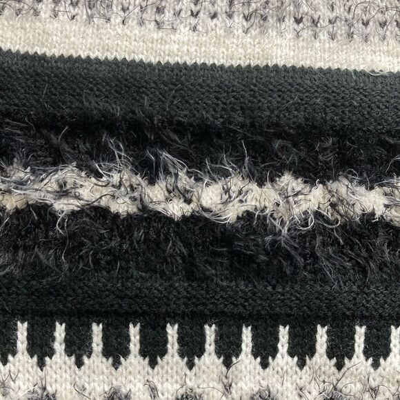 OLIVER Fuzzy Eyelash Asymmetrical Black/ Gray Fuzzy Sweater - Picture 5 of 8